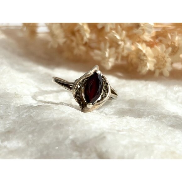 Calla Lily Garnet Semi-Precious 925 Sterling Silver Vintage Ring - sz 8 - Picture 8 of 11